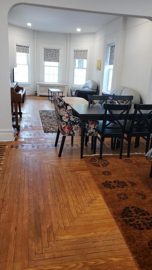 Gorgeous Victorian House!! Entire Suite In Sam'S Home New York Exteriör bild