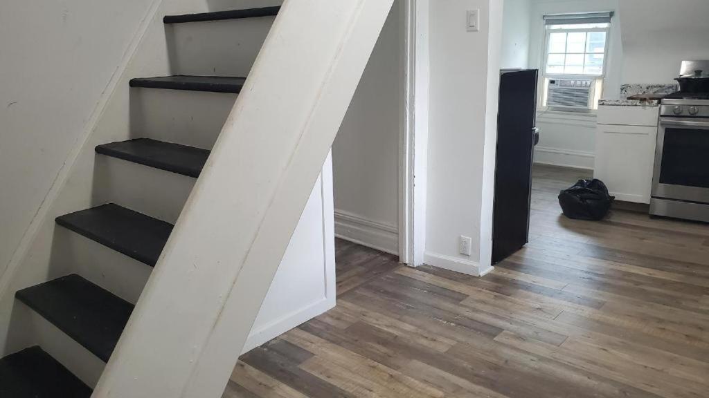 Gorgeous Victorian House!! Entire Suite In Sam'S Home New York Rum bild