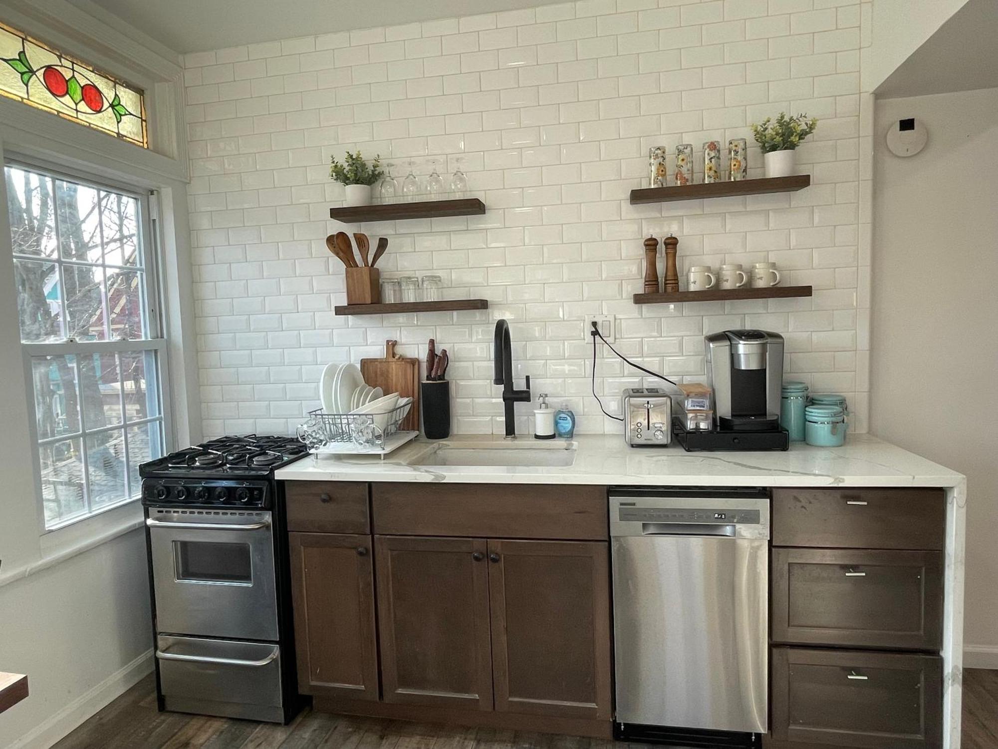 Gorgeous Victorian House!! Entire Suite In Sam'S Home New York Exteriör bild